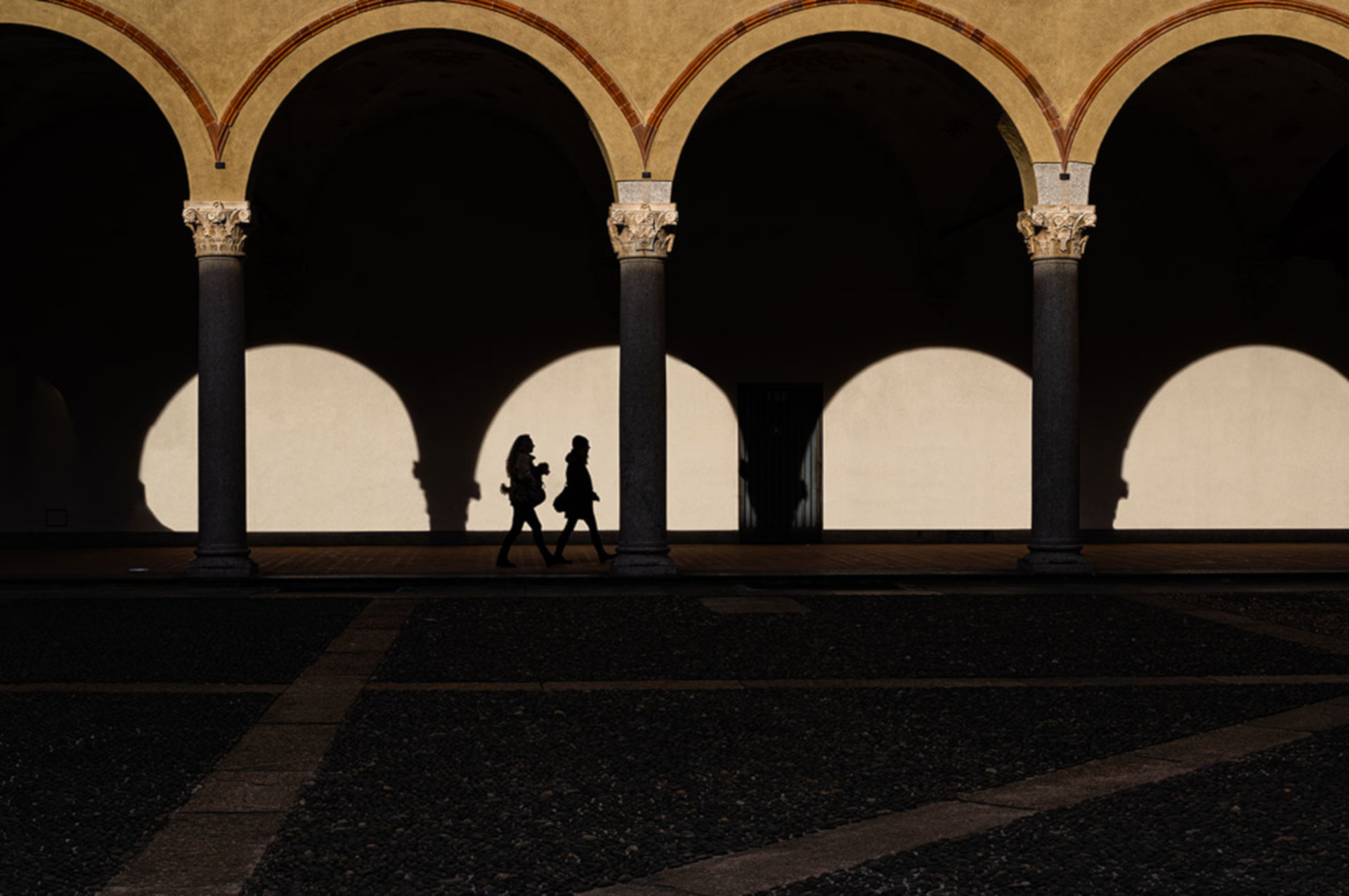 ROBERTO COTRONEO Nel teatro dell&rsquo;arte